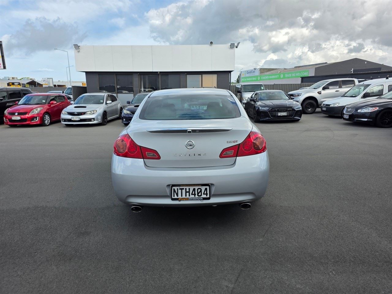 Vehicle image 3