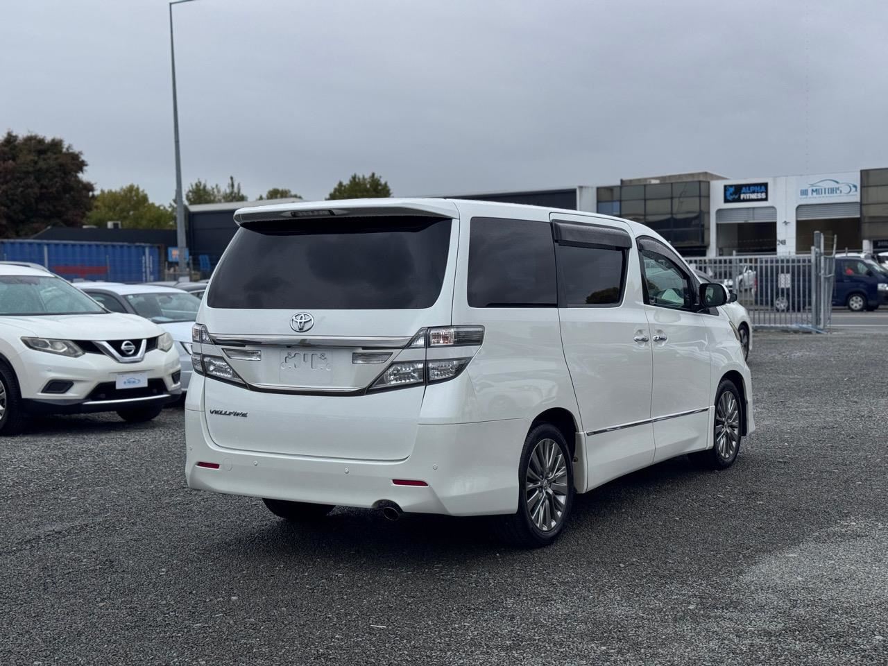 Vehicle image 4