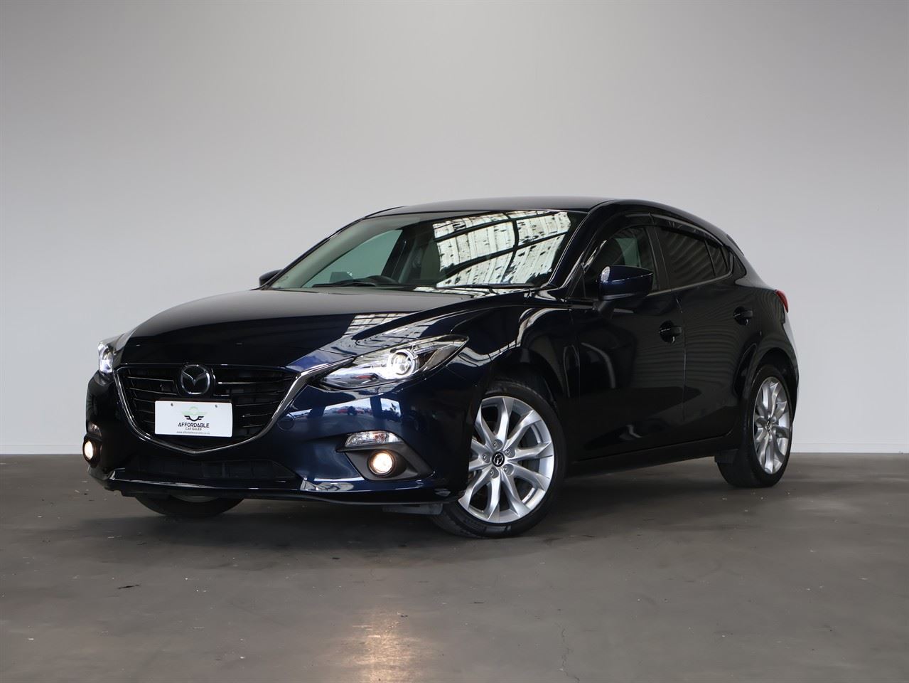 Vehicle image 3