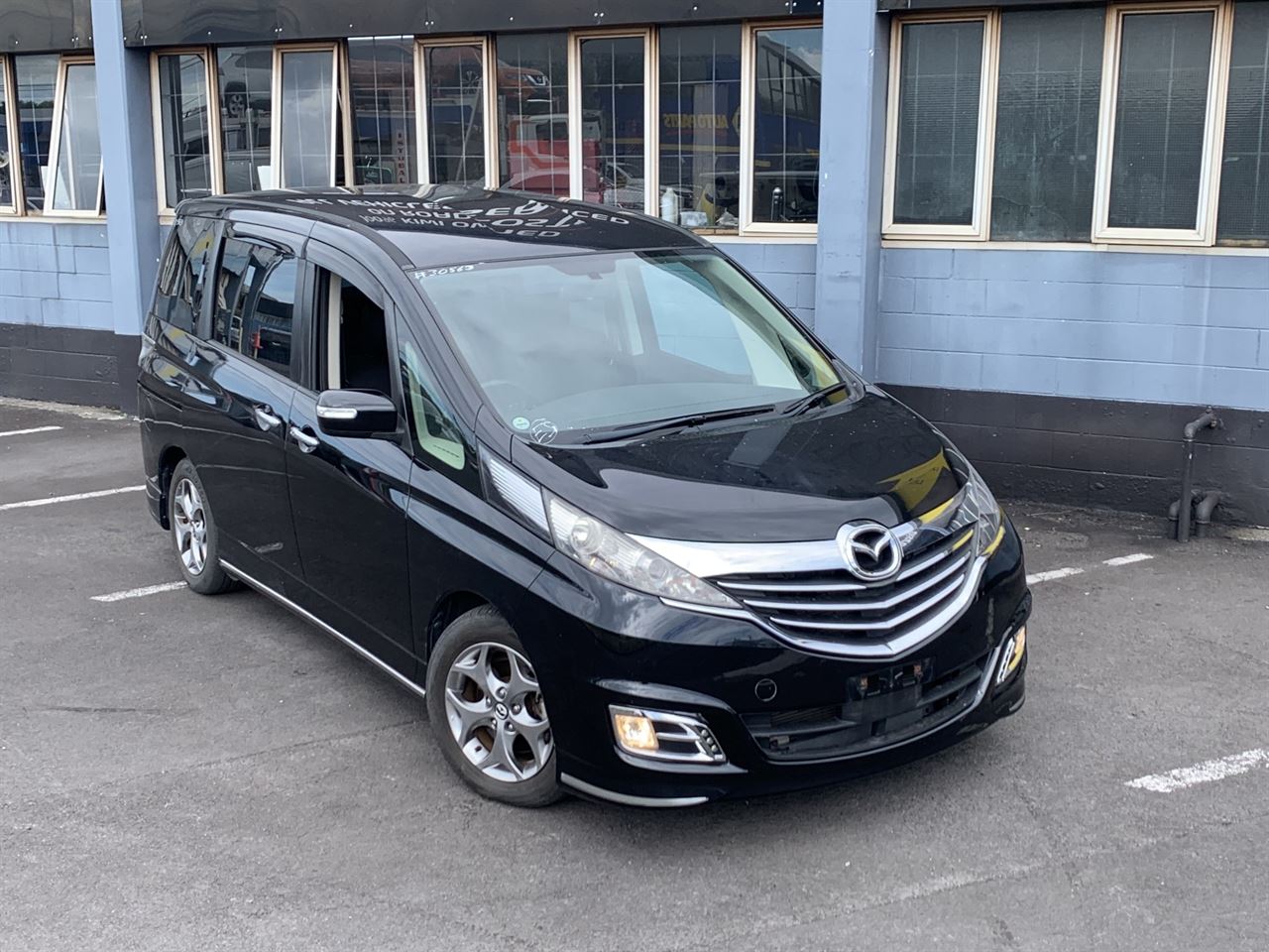 Vehicle image 4