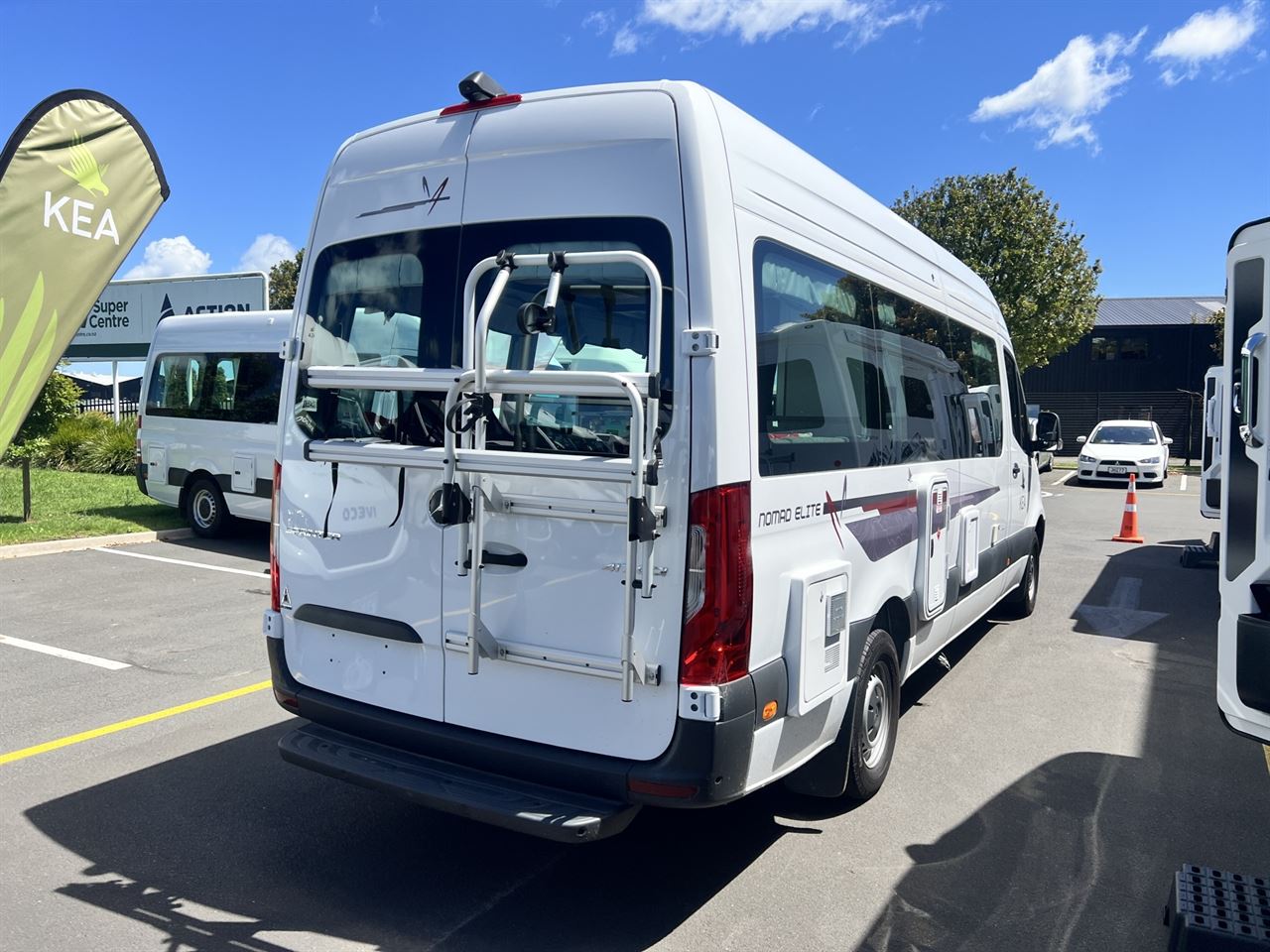 Vehicle image 4