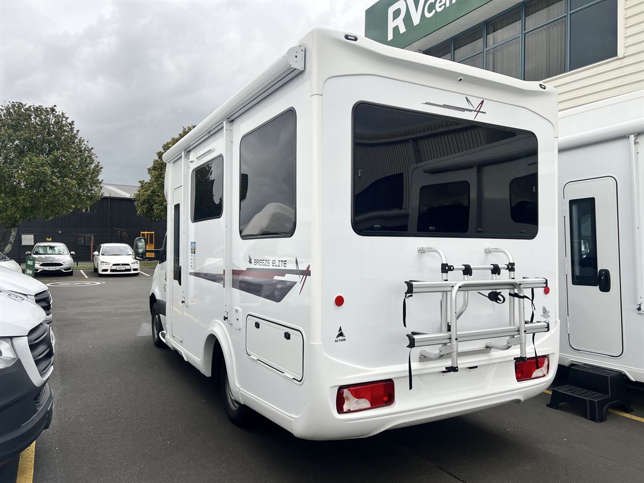 Vehicle image 3