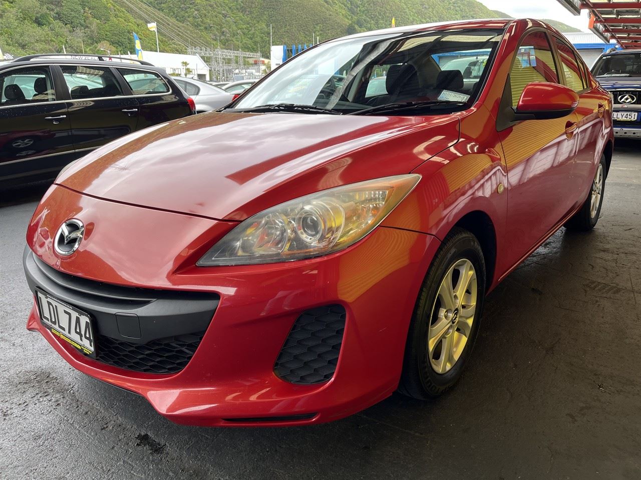 Vehicle image 3