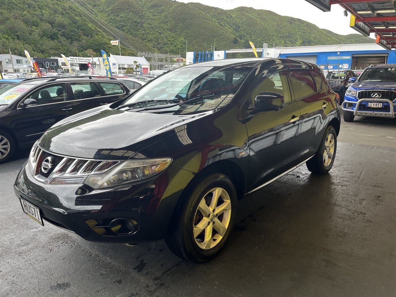 Vehicle image 3