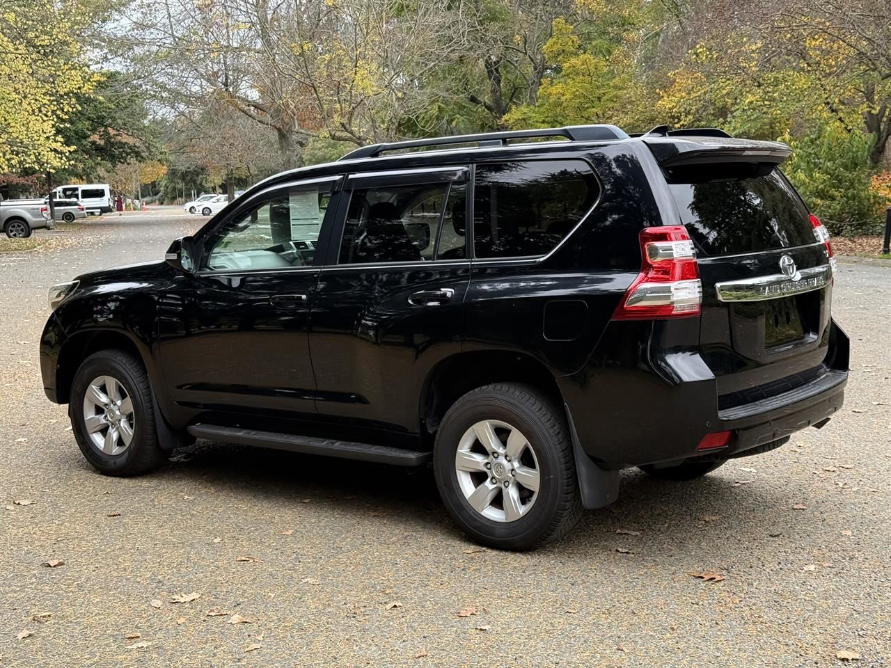 Vehicle image 4