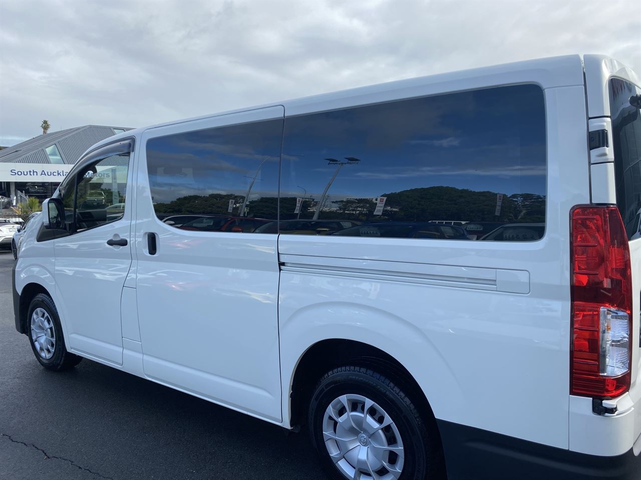 Vehicle image 3