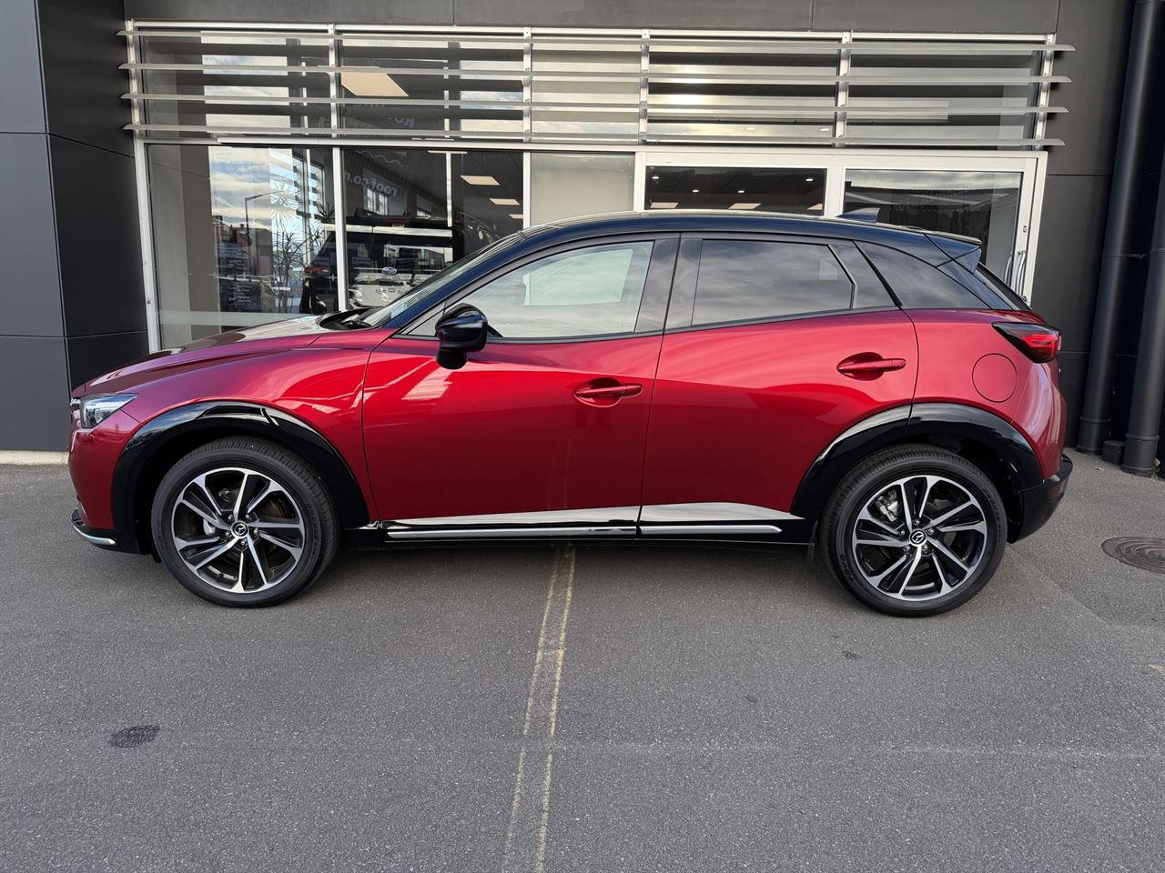 Vehicle image 4