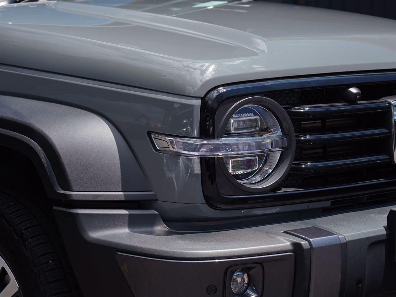 Vehicle image 5