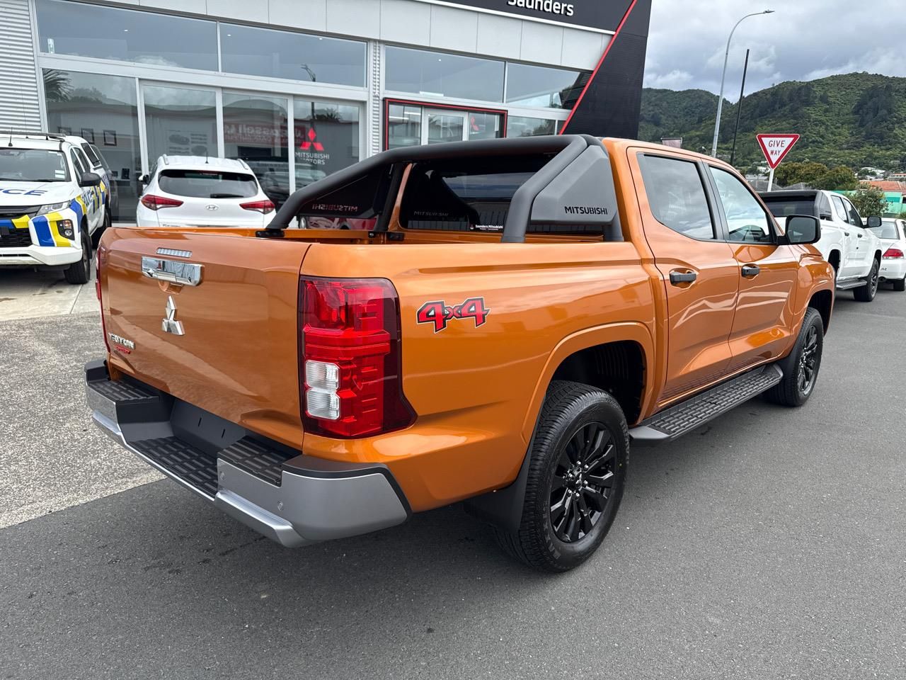 Vehicle image 4