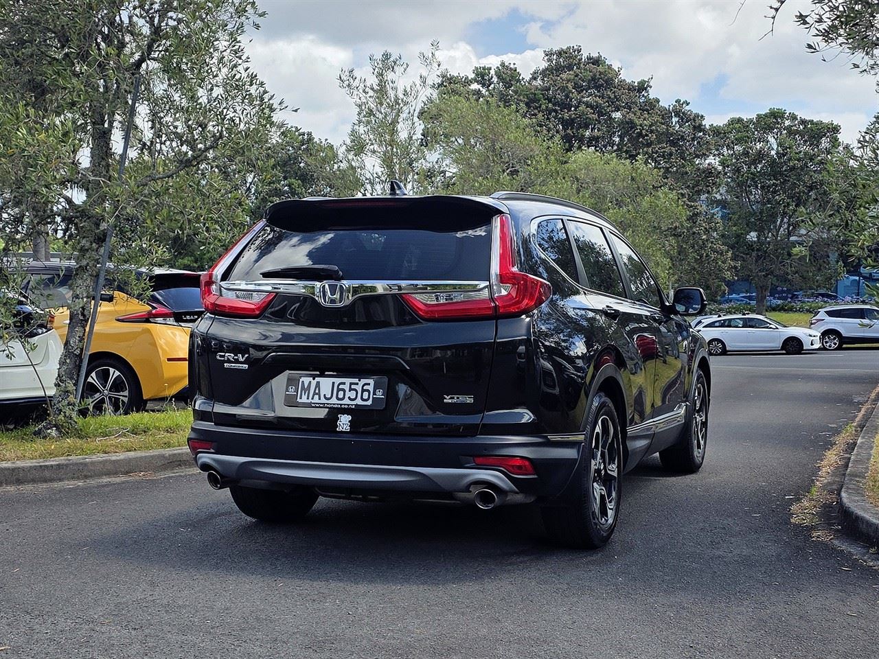 Vehicle image 4