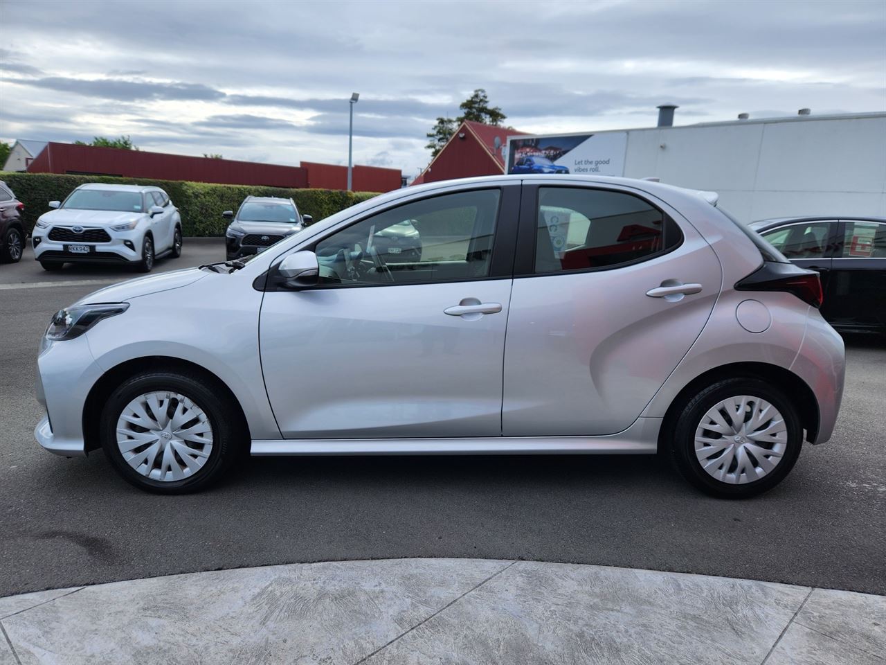 Vehicle image 5