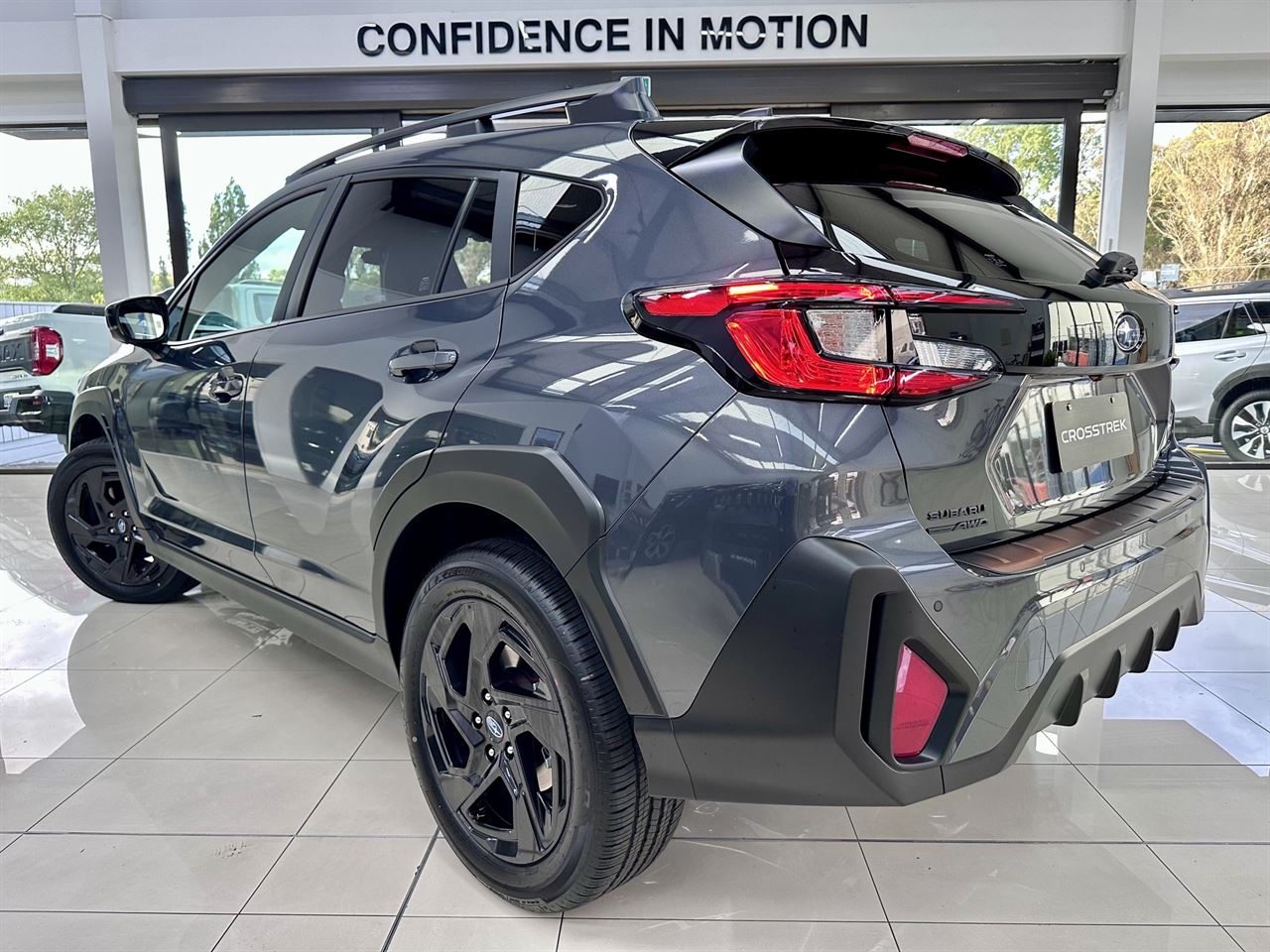 Vehicle image 5