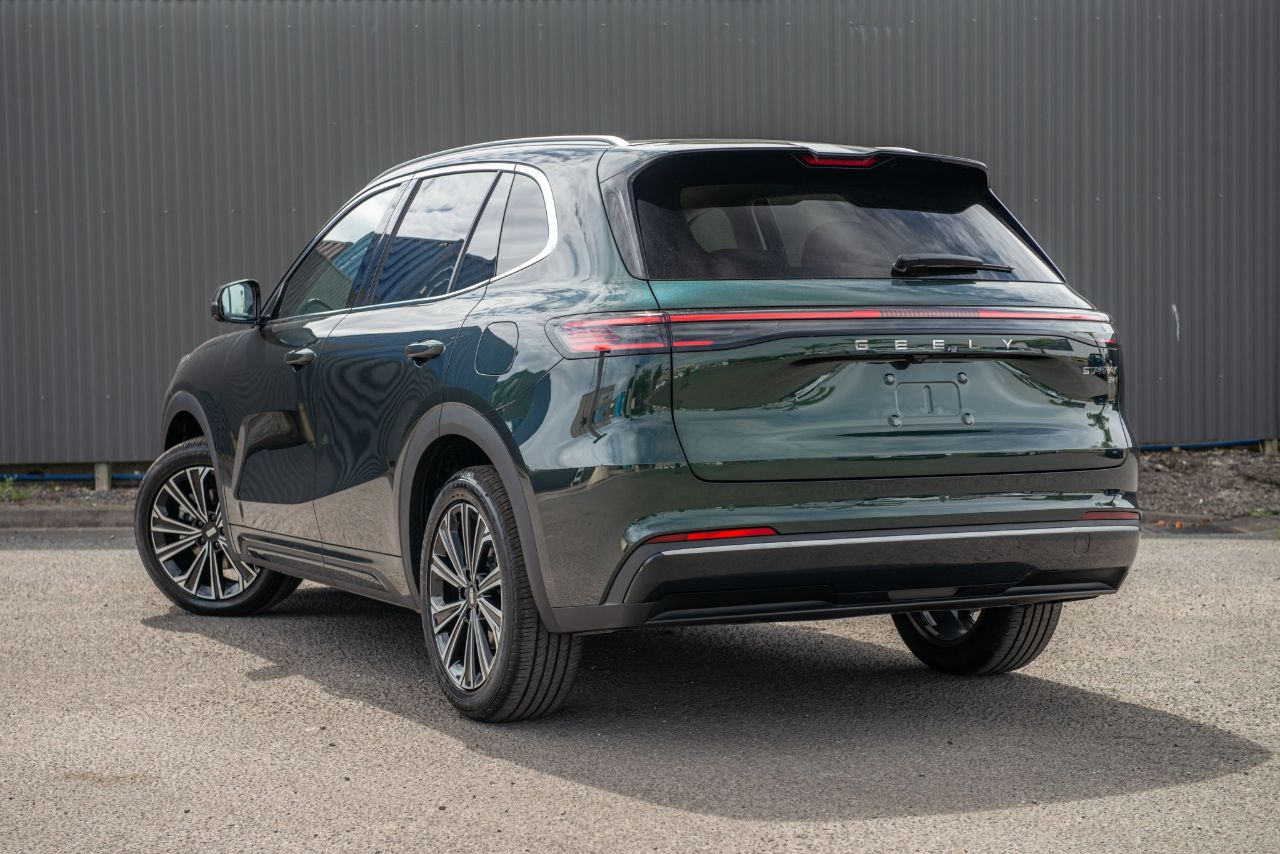 Vehicle image 3