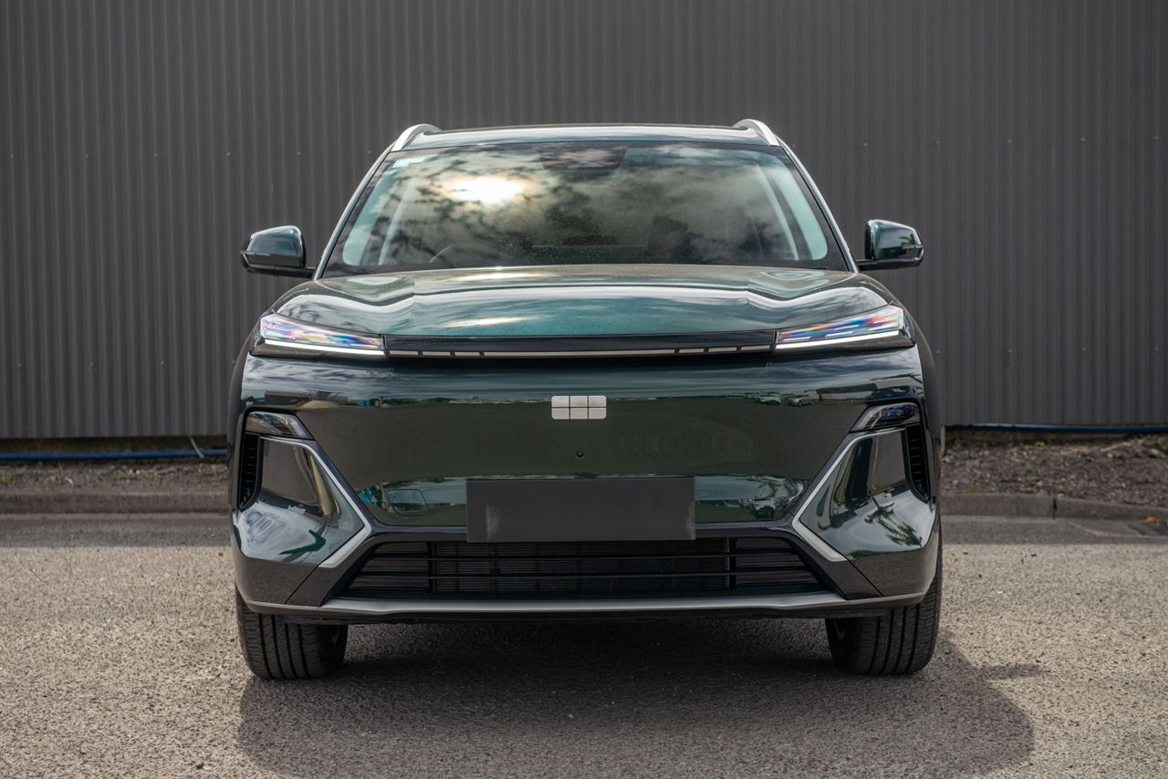 Vehicle image 3