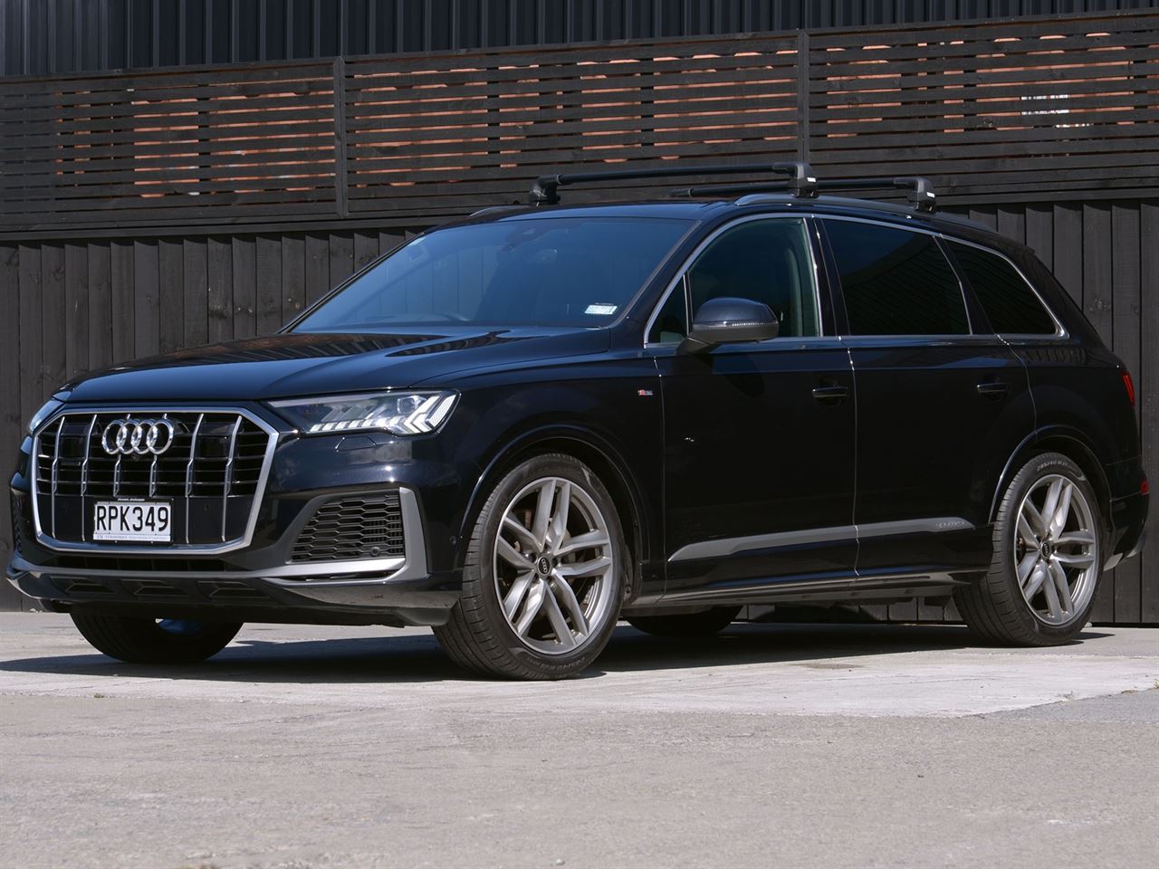 Vehicle image 5