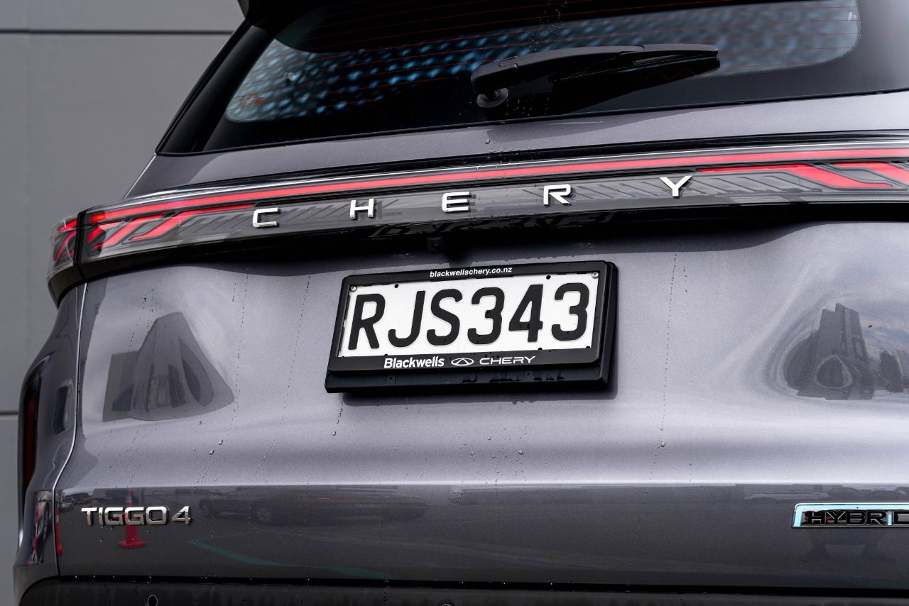 Vehicle image 5