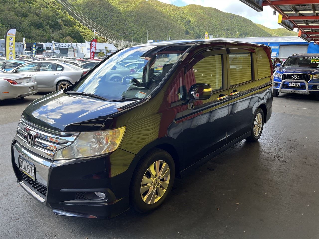 Vehicle image 3