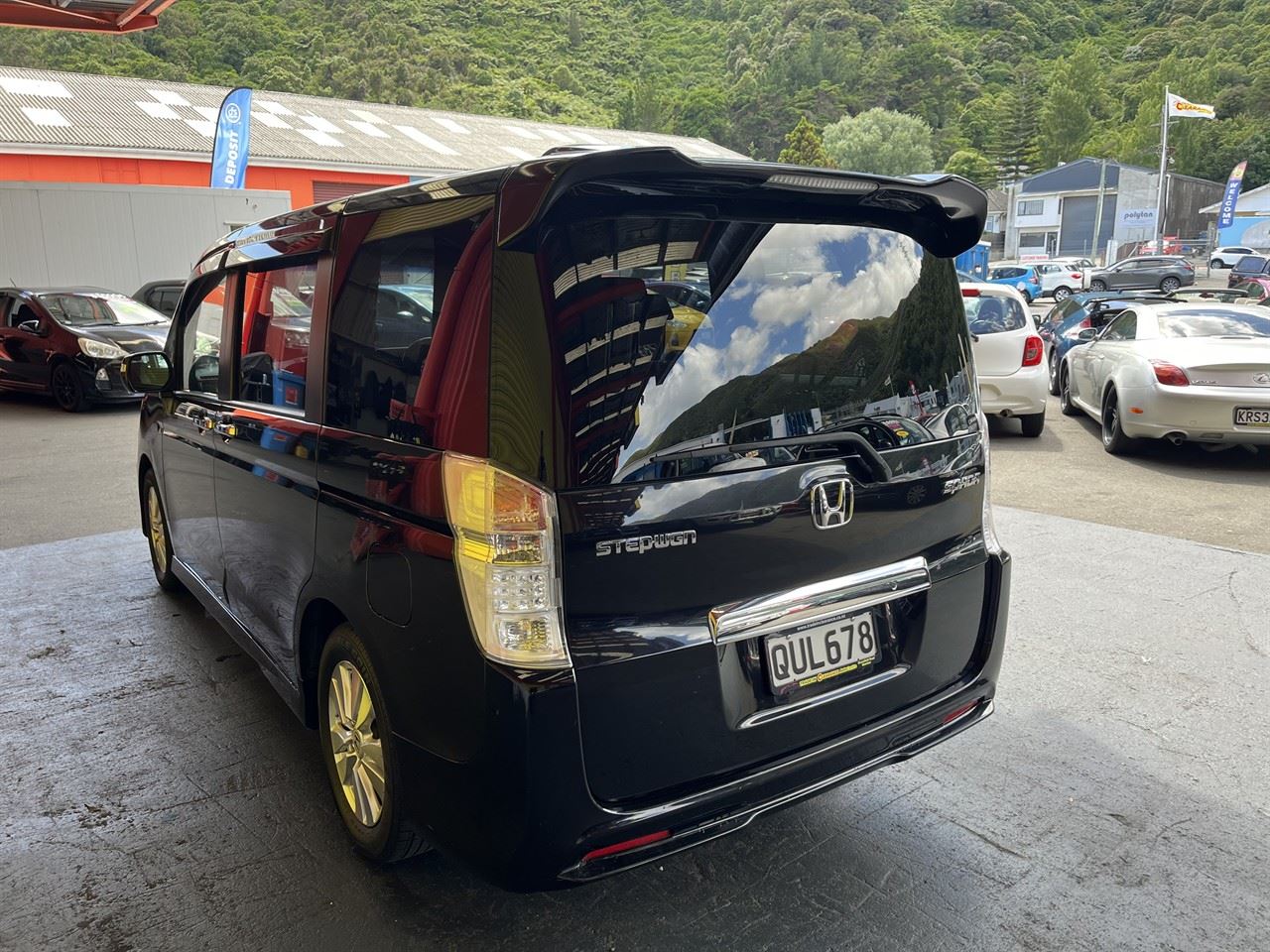 Vehicle image 4