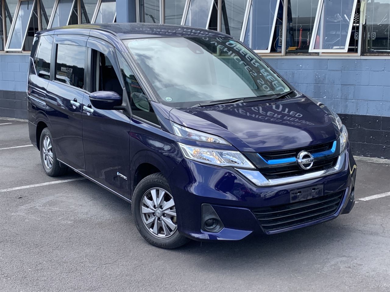 Vehicle image 5