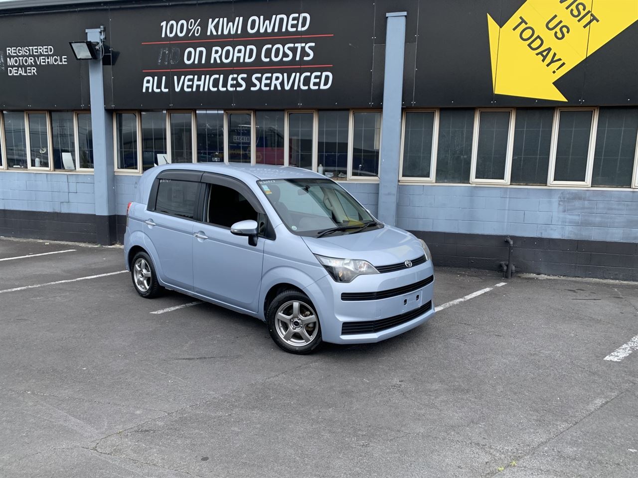 Vehicle image 3