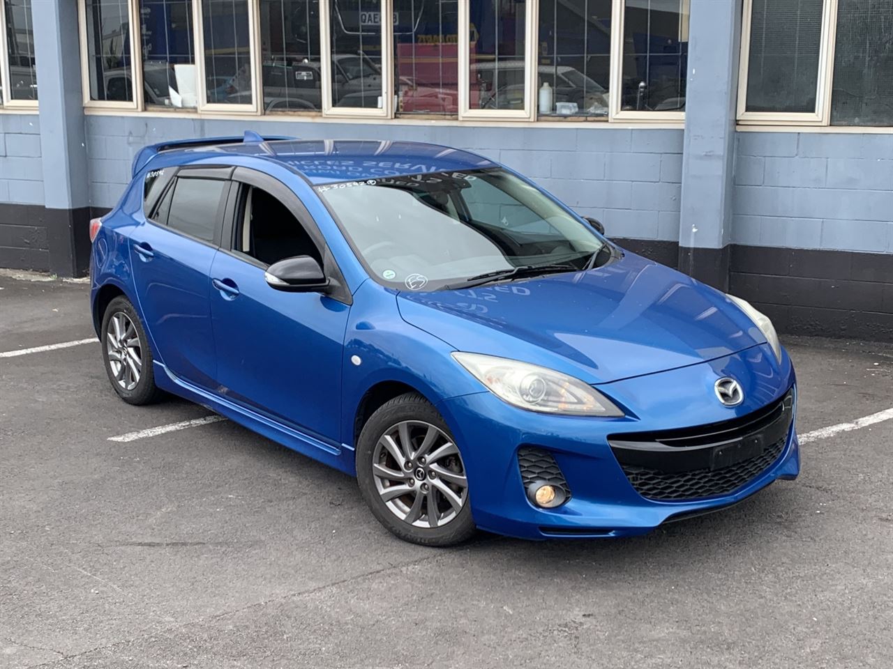 Vehicle image 3