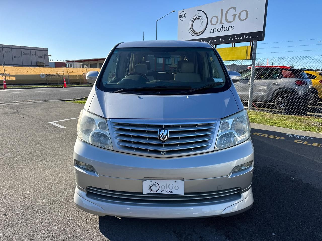 Vehicle image 3