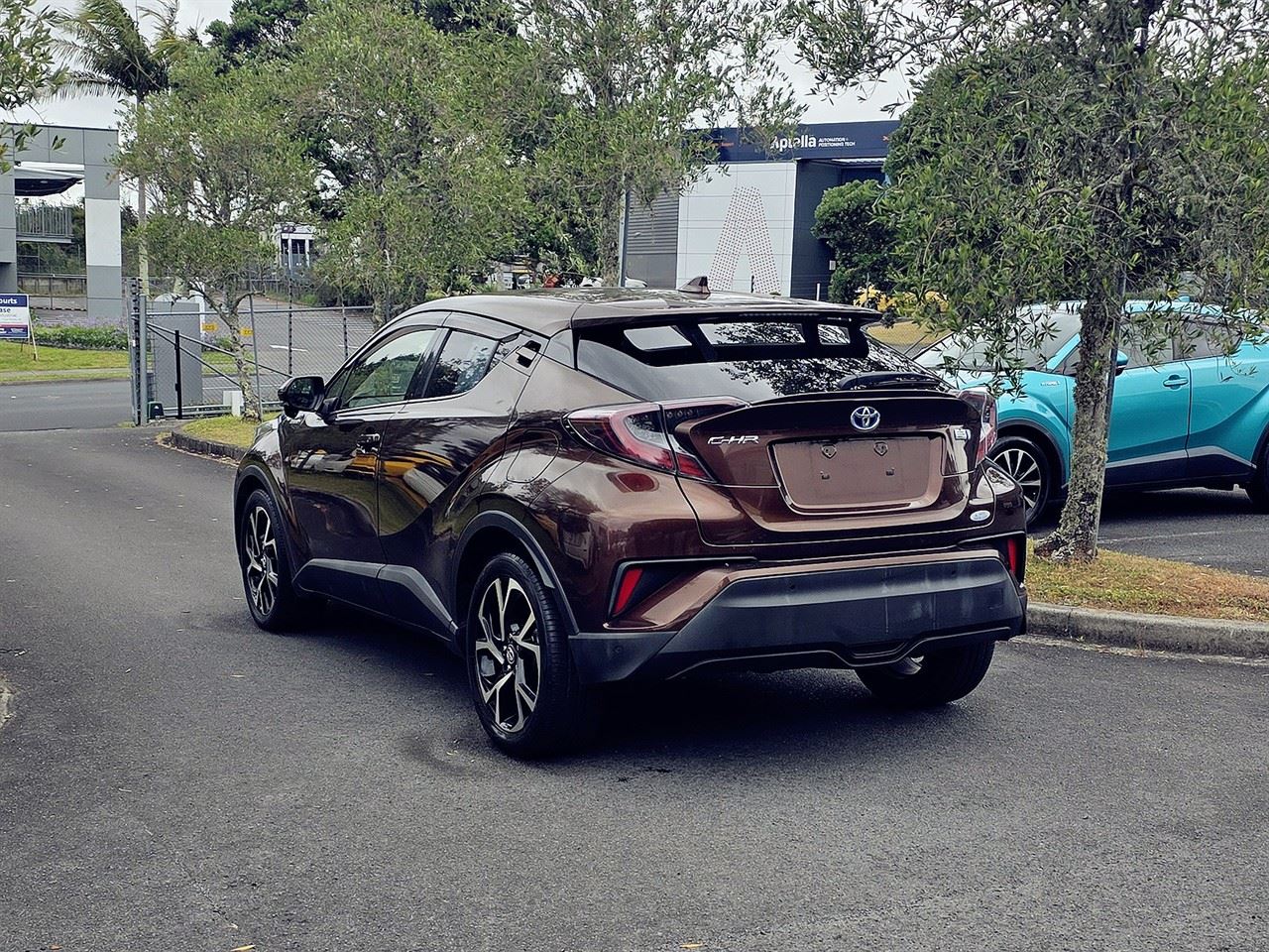 Vehicle image 5