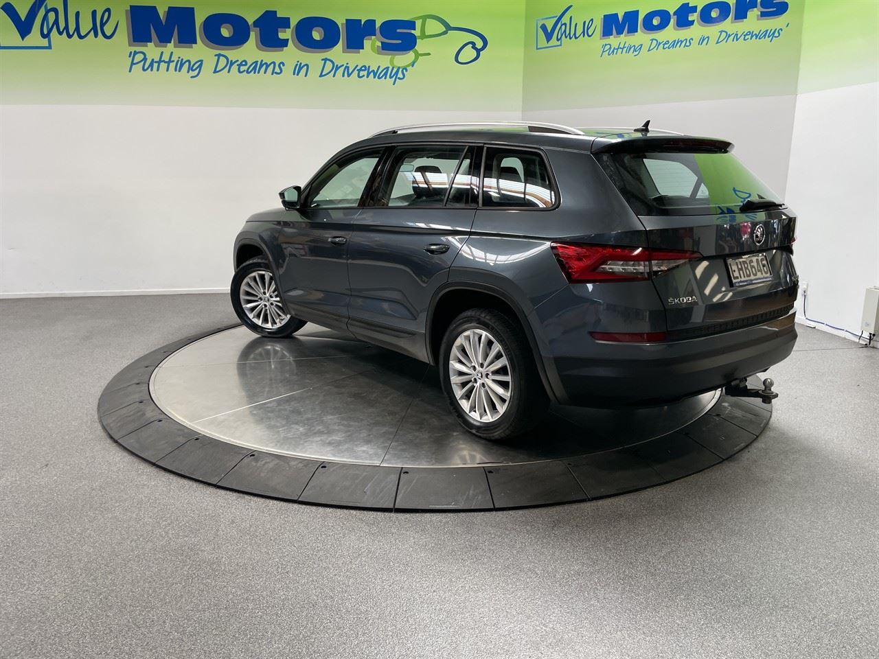 Vehicle image 5