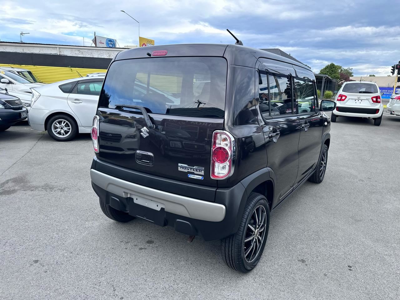 Vehicle image 5