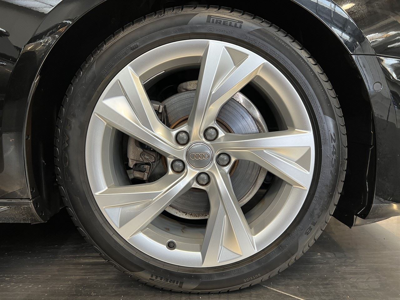 Vehicle image 5
