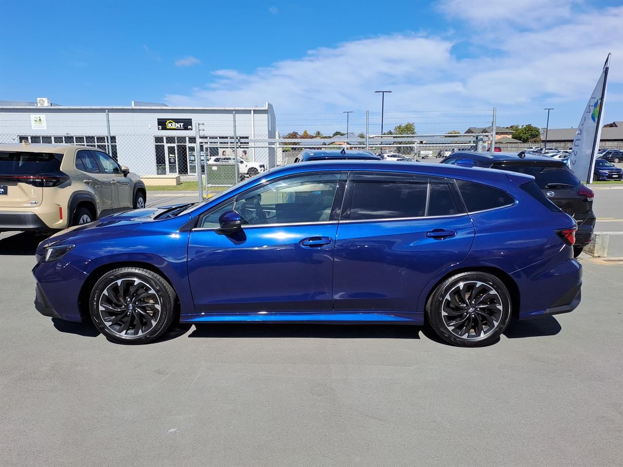 Vehicle image 4