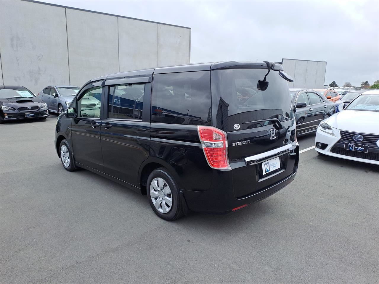Vehicle image 5