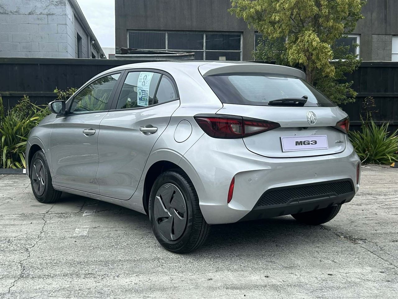 Vehicle image 3