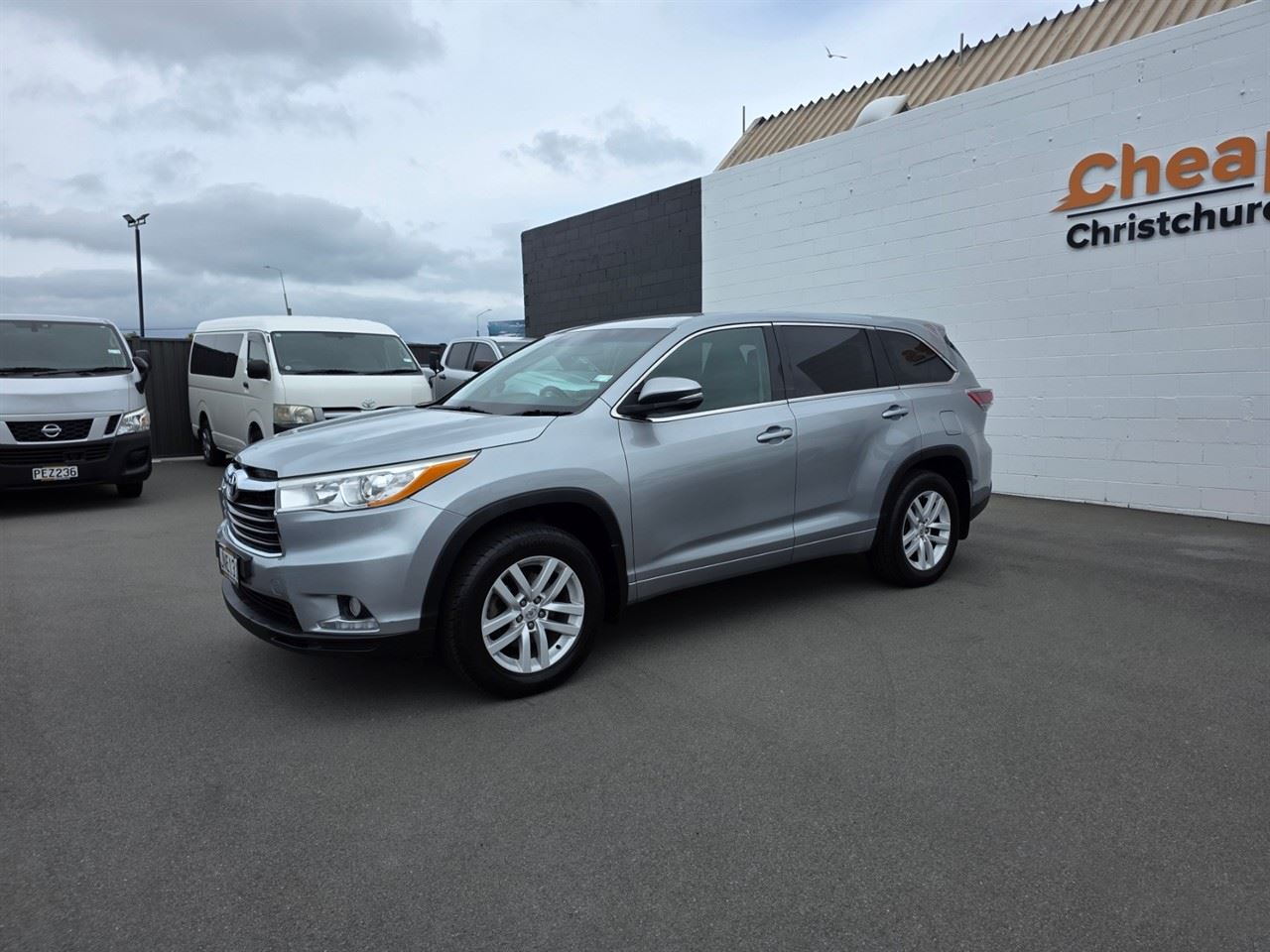 Vehicle image 5