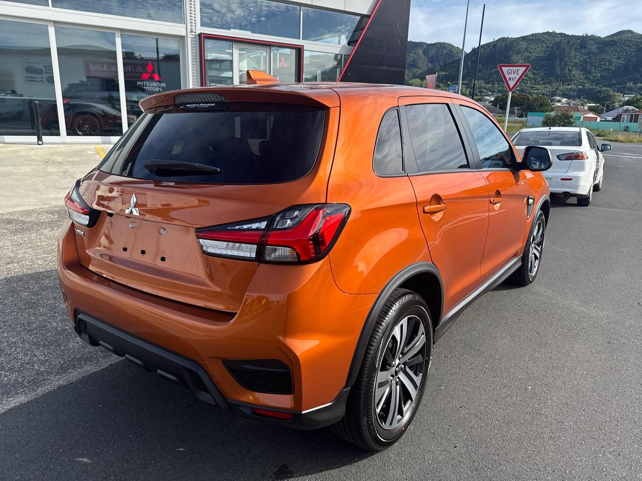 Vehicle image 4