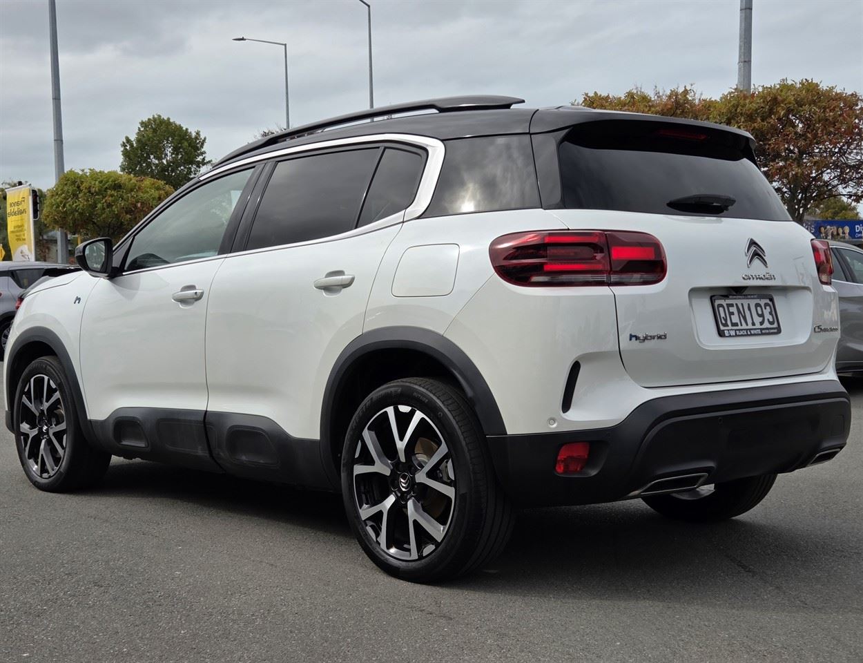 Vehicle image 5