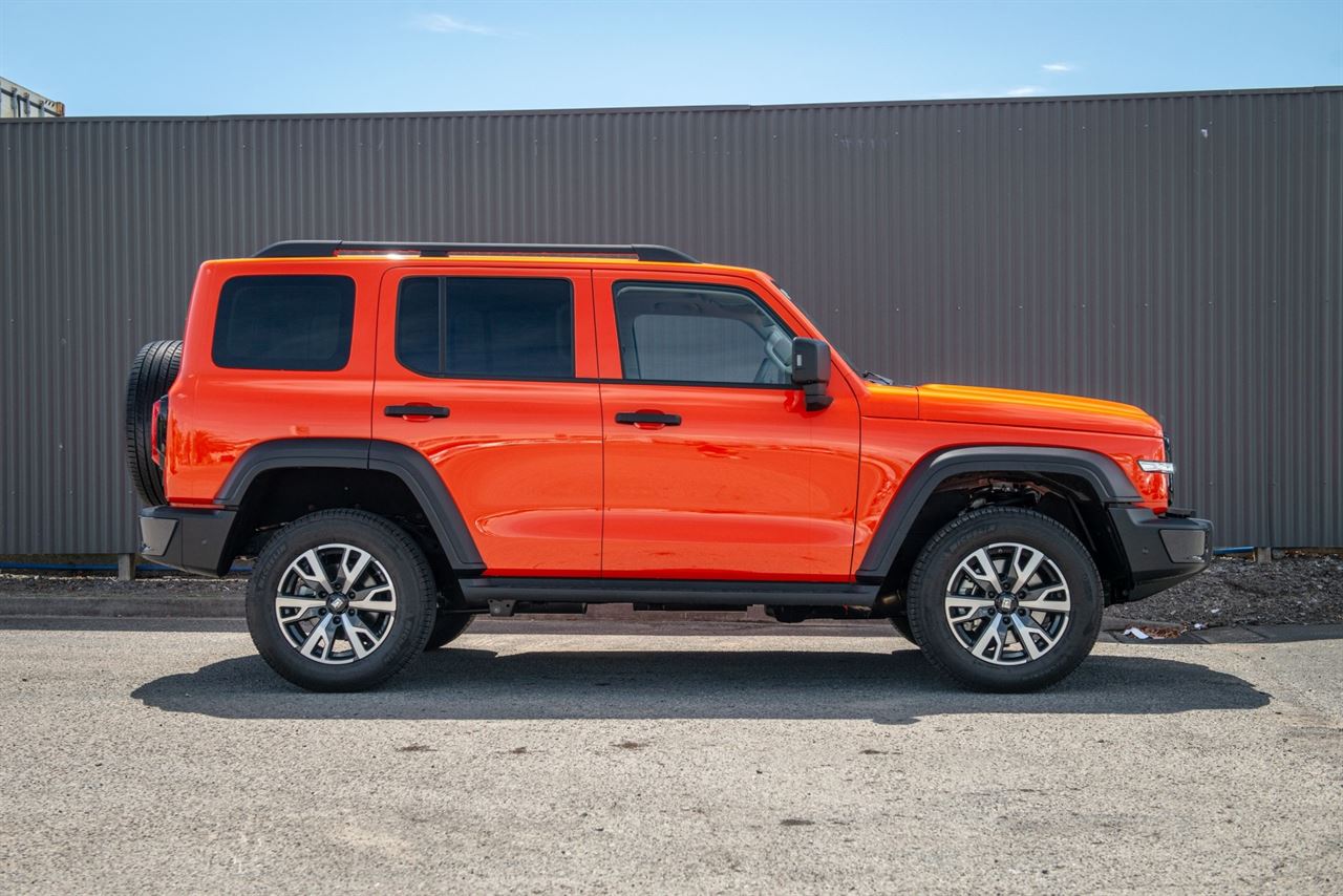 Vehicle image 5