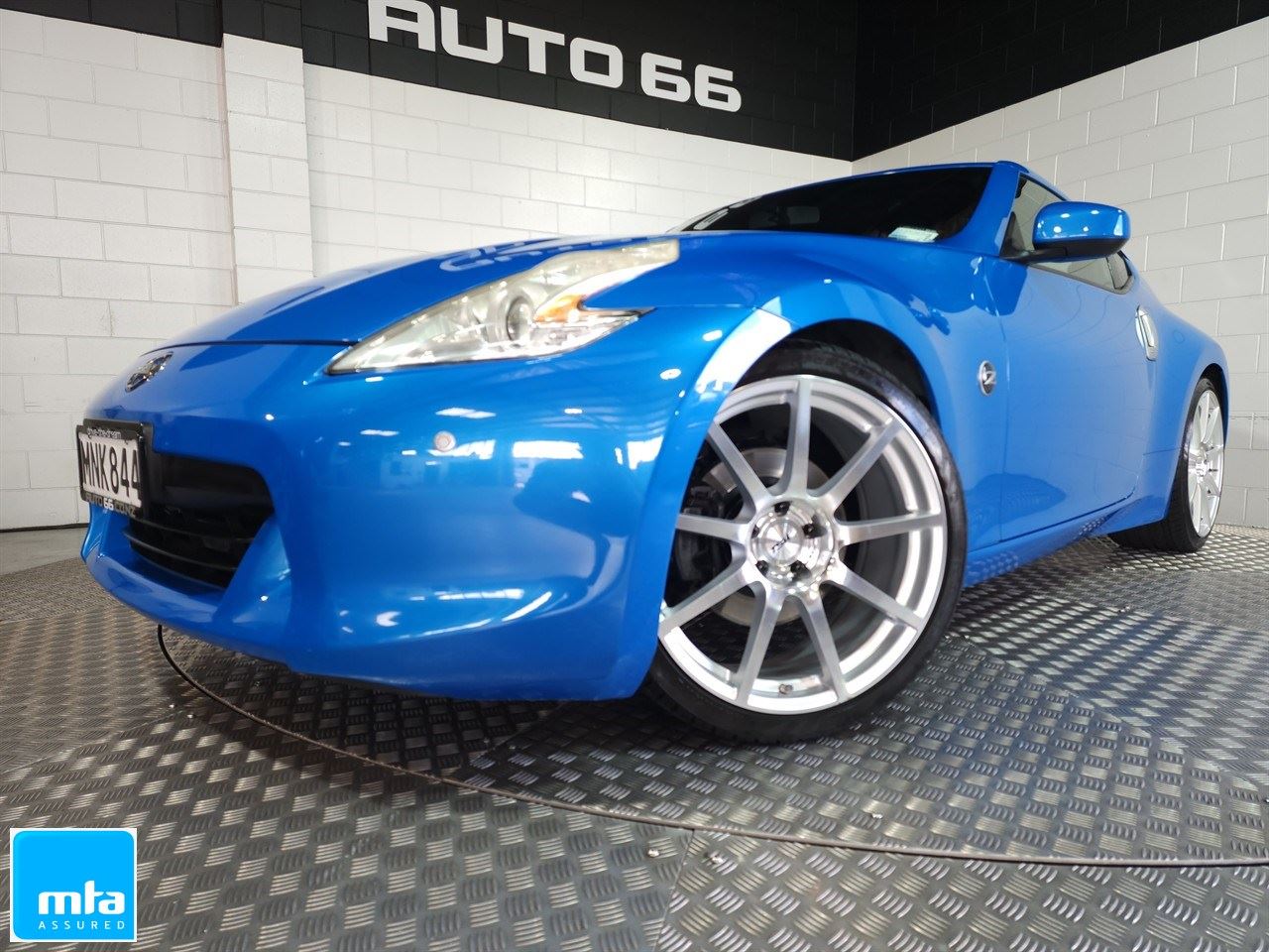 Vehicle image 3