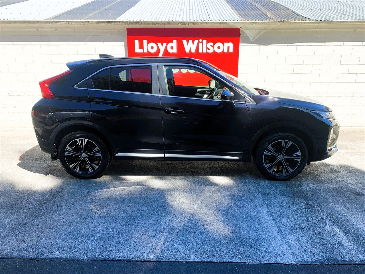 Vehicle image 3