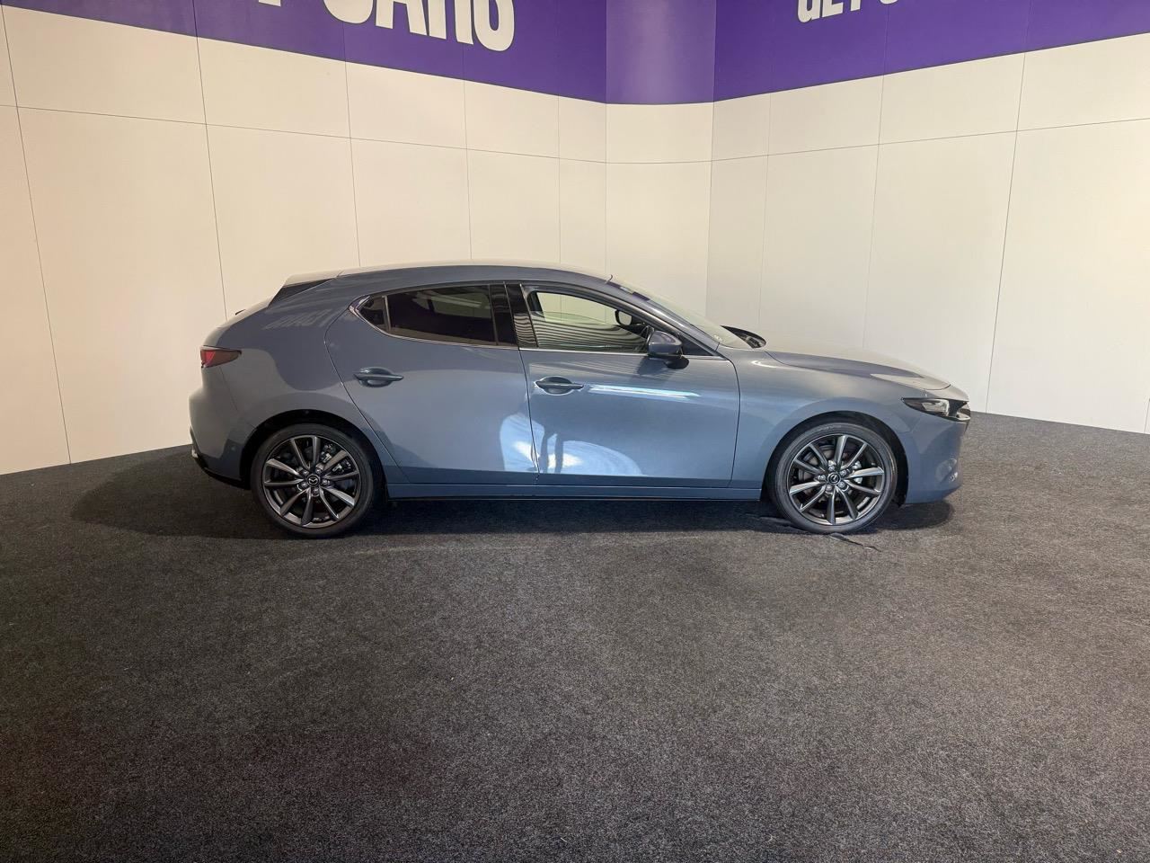 Vehicle image 3