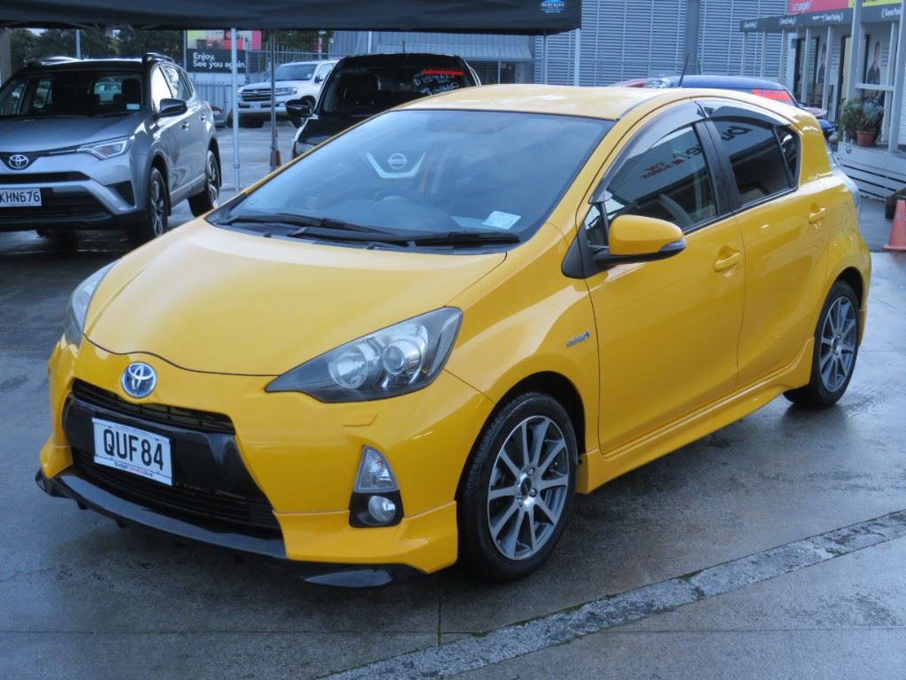Vehicle image 3