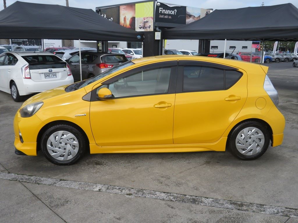 Vehicle image 5