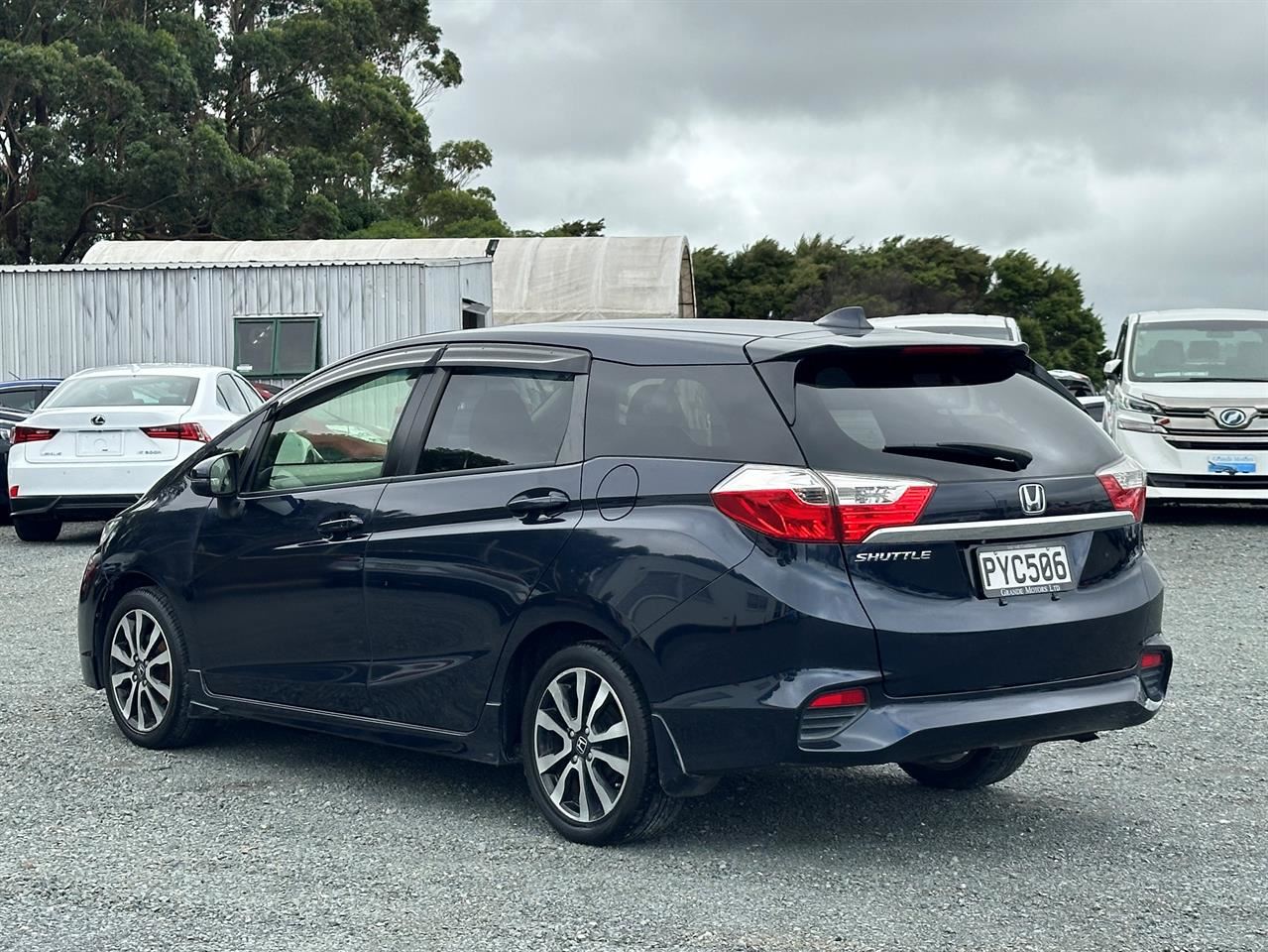 Vehicle image 5