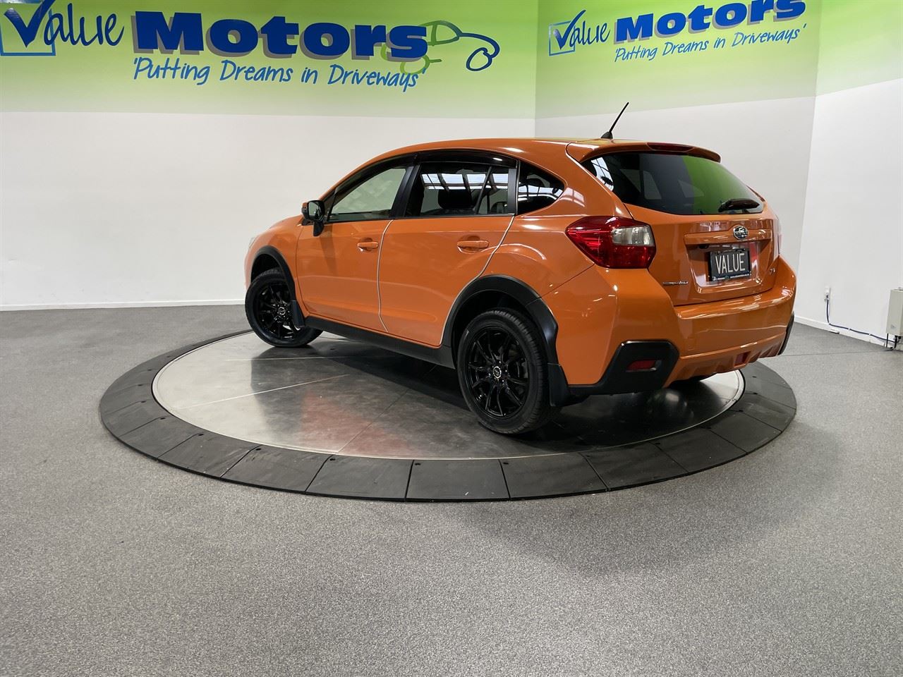 Vehicle image 5