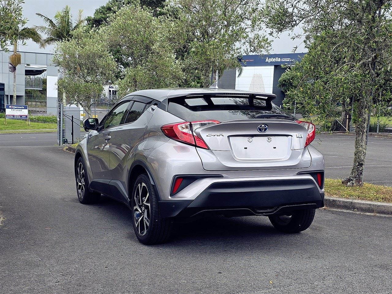 Vehicle image 5