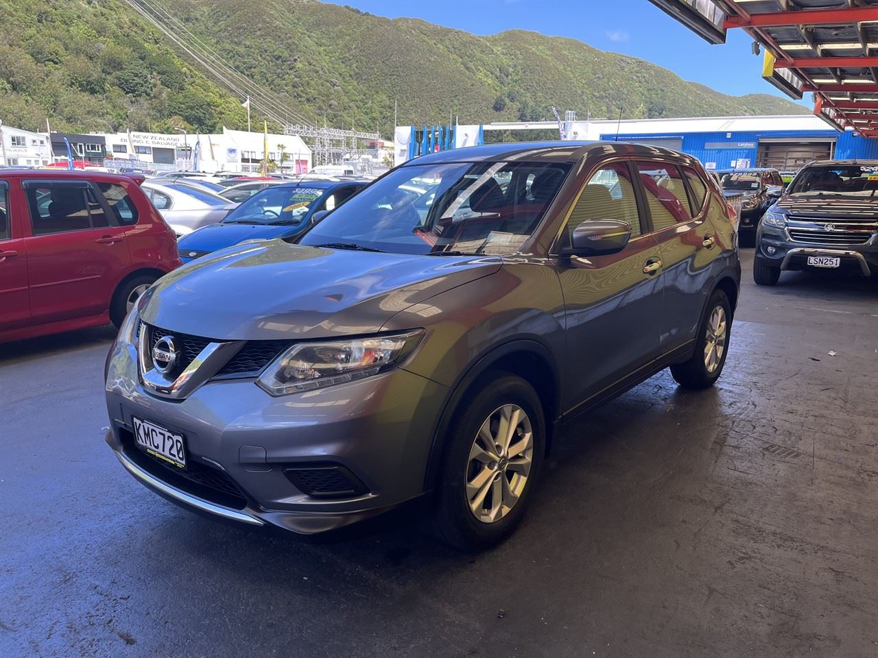 Vehicle image 3