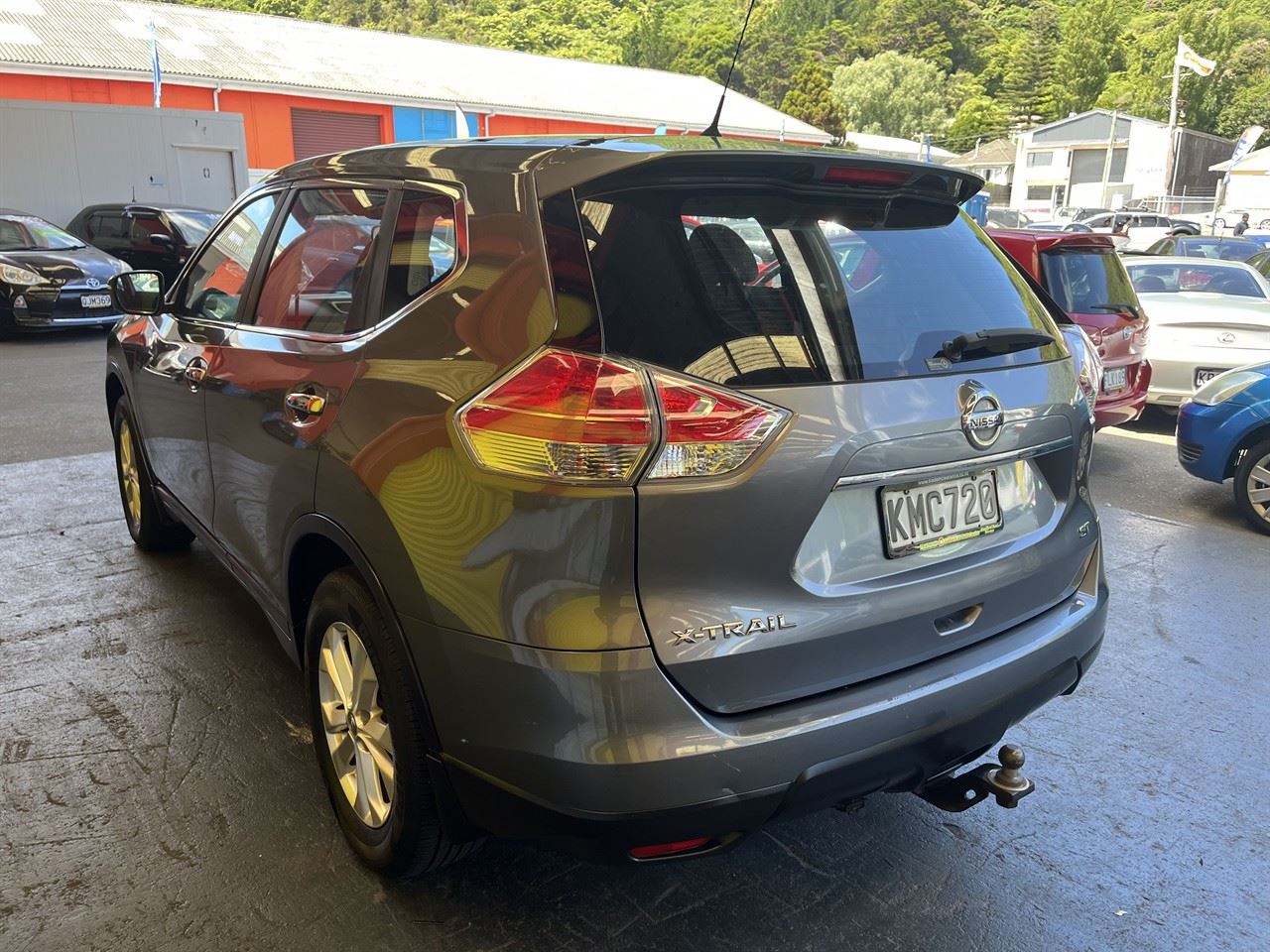 Vehicle image 4
