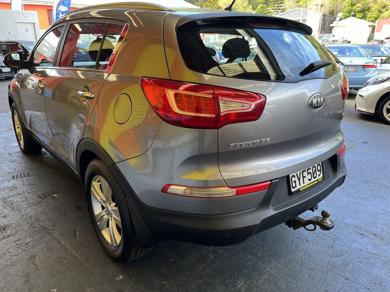 Vehicle image 4