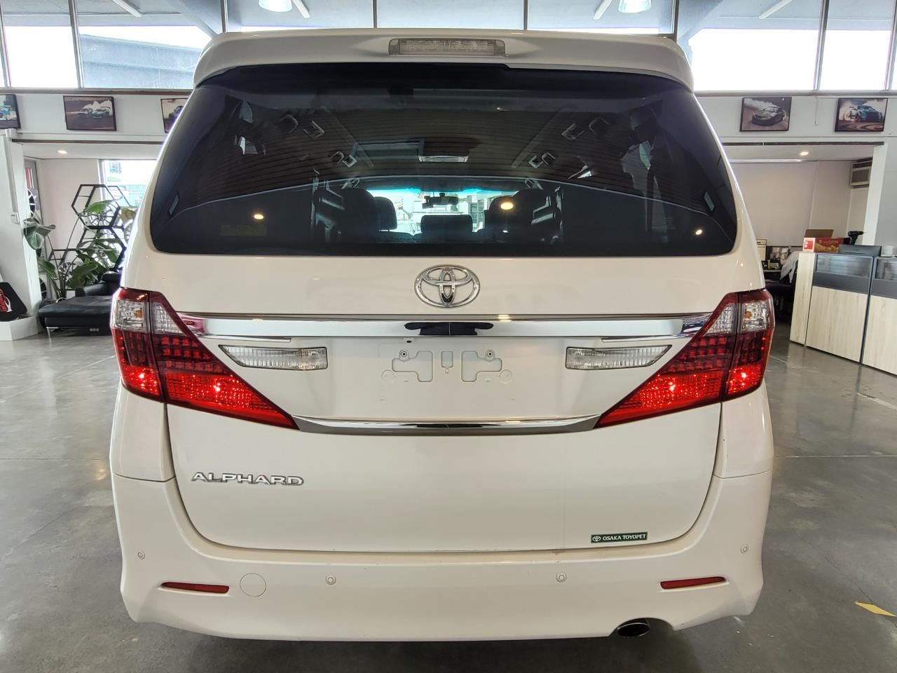 Vehicle image 5