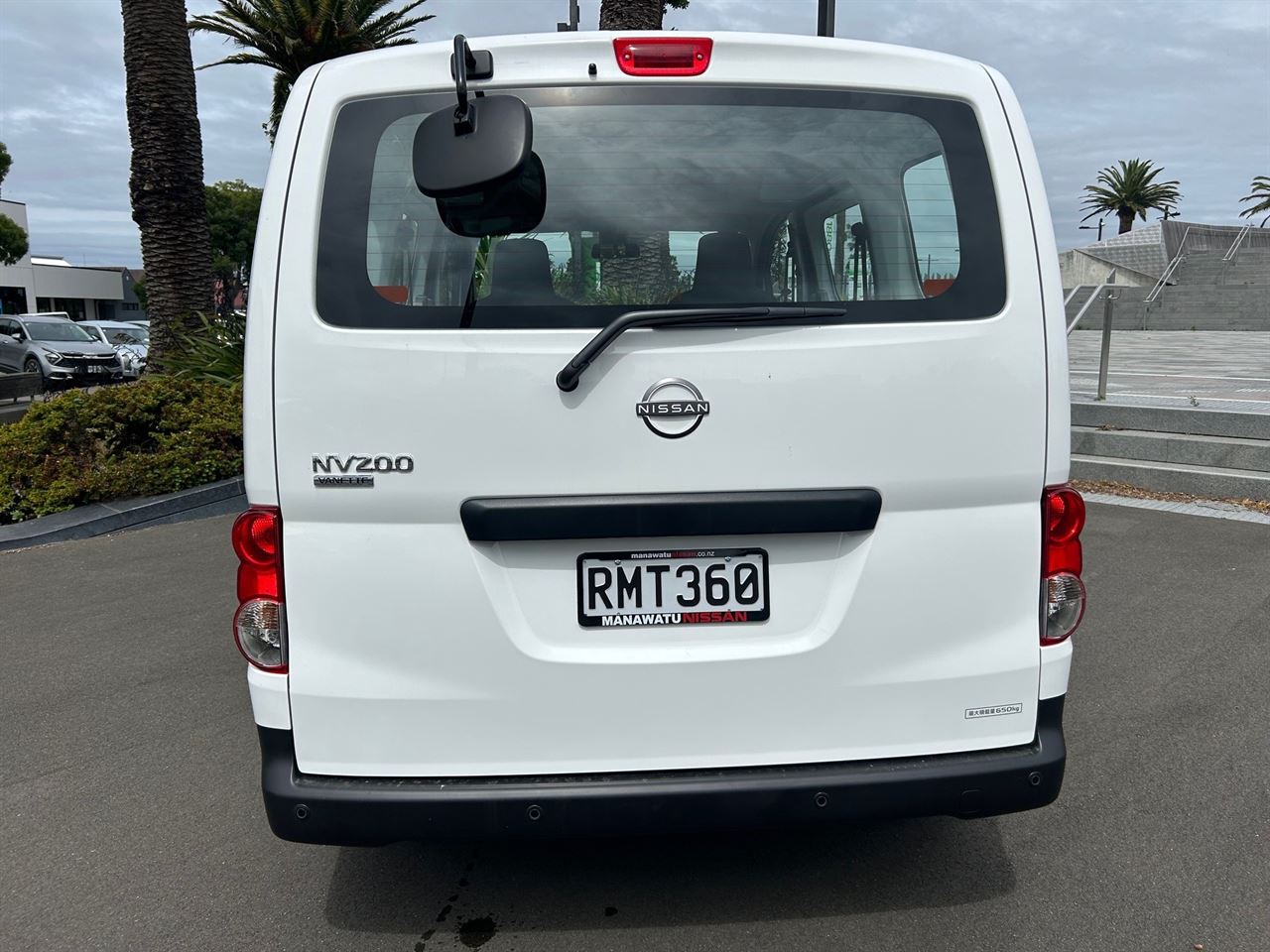 Vehicle image 5